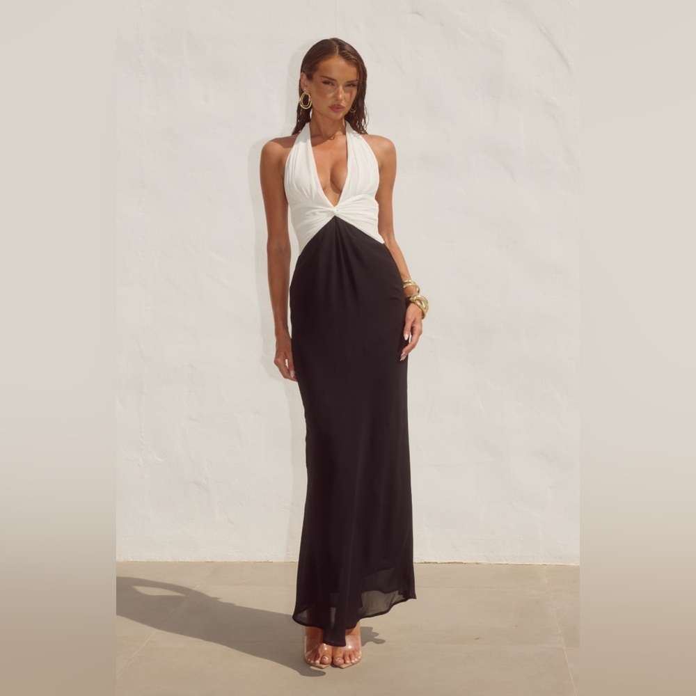 RUNAWAY THE LABEL Tenaya Plunge V Neck Maxi Dress Black White Size Medium NWT - Picture 2 of 10